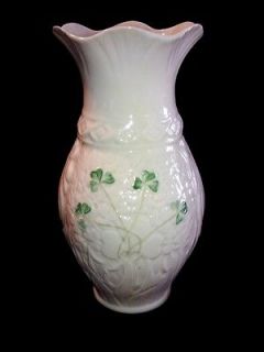1st Edition BELLEEK Blarney Woolen Mills 3 Leaf Clover Shamrock Vase