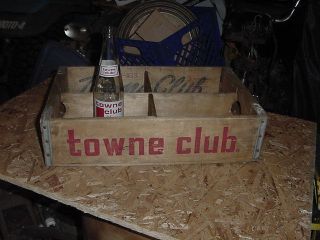VINTAGE WOOD SODA POP CRATE WITH 24 RED BOTTLES TOWNE CLUB 70s