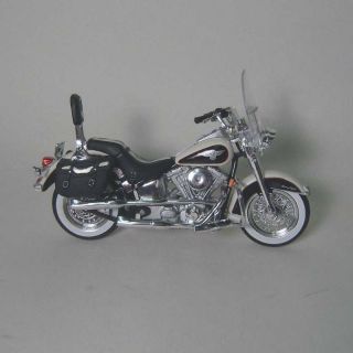 Harley Davison 1993 Softail Die Cast Motorcycle   1/18
