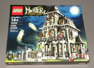 LEGO 10228 Haunted House Monster Fighters w Ghosts, Zombie Chef 