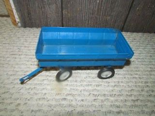 16 Ertl Ford New Holland Wagon Tractor