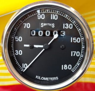   180 KPH Speedometer fits Royal Enfield / Bmw/ Norton/ BSA Black