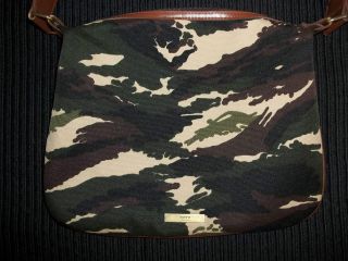 XOXO green brown tan black cloth camo print medium shoulder bag VGC