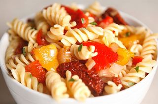 Fusilli with roasted peppers and sundried tomatoes 001 cf42bed1 ecc3 