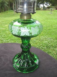 ANTIQUE GREEN GLASS OIL LAMP COLONIAL & LOOP PAINTED GRAPE LEAF QUEEN 