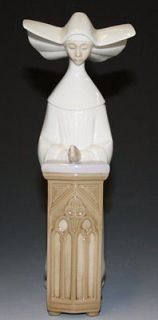 Lladro White Meditation Nun Figurine 8.25”h #5502 RETIRED Excellent 