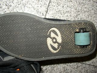 Heelys Boys Skate Shoes size 5, Black Leather, Excellent Condition