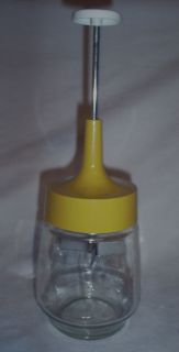 Vintage Federal Housewares 1.5 Cup Food and Nut Chopper in Gold