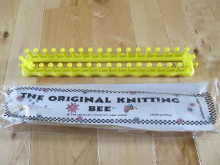 THE ORIGINAL KNITTING BEE LOOM MAKE KNIT SCARF HATS INSTRUCTIONS