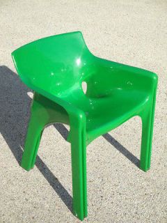 Artemide Gaudi Arm Chair Vico MAGISTRETTI 1968 Green Fiberglass