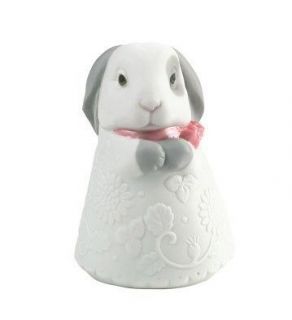AUTHORIZED RETAILER Nao by Lladro Porcelain Figurine LITTLE BUNNY Pink 