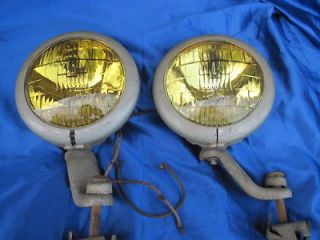 VINTAGE PAIR S & M LAMP CO. No.670 FOG LIGHT LAMPS / BRACKETS CHEVY OR 