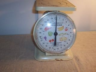 Vintage American Family Scale/beige w fruit/Good condition