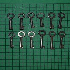 12 Old Minature Barrel Keys 1 1 1/2Tea Caddy,Box