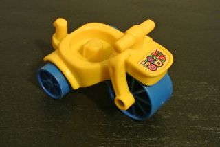 fisher price little people tricycle in Little People (1997 Now)