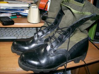 Used pair of WELLCO Spike Protective Military Jungle Boots sz 5W