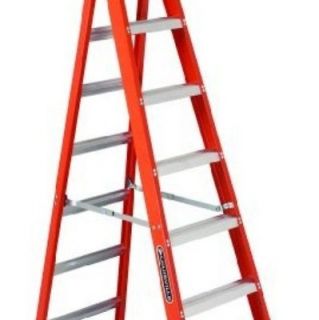   Never Used Louisville 8ft Fiberglass Ladder 300lb Rating (CHICAGOLAND