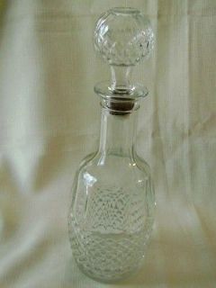 Mogen David 1982 Pressed Diamond Design Glass Wine & Liquor Decanter