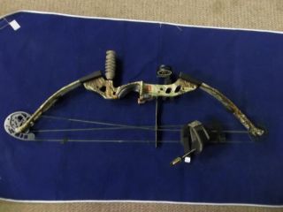 you are bidding on a pre owned pse predator compound bow in used 