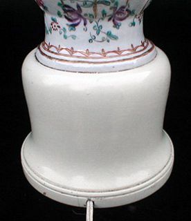 Exquisite Antique Chinese Export Porcelain Chintz Table Lamp