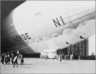 Photo The Amundsen Air SHIP Norge Leaves Hanger 1926