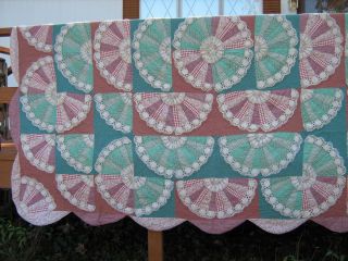 Vintage Hand Sewn Fan Quilt with Crocheted Lace on Fans Scalloped 