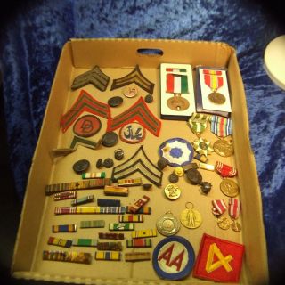 ORIGNAL MEDALS PINS RIBBONS PATCHES DEVICES US ARMY NAVY USMC WWII LOT 