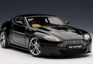2010 Aston Martin V12 Vantage in Black 1 18 Scale Diecast Autoart 