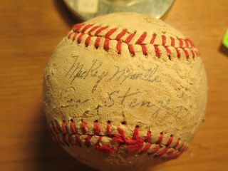 1959 New York Yankees Signed Baseball Mickey Mantle Casey Stengel 