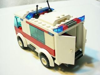   City 7890 Ambulance Rescue Vehicle Truck Minifig Town Transport