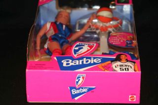NRFB NIB 1998 MATTEL WNBA Shooting Basketball BARBIE DOLL