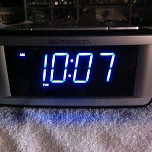 Emerson CKS9031 Smartset Dual Alarm Am FM Clock Radio