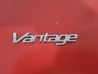 Aston Martin 2009 V8 Vantage Emblem