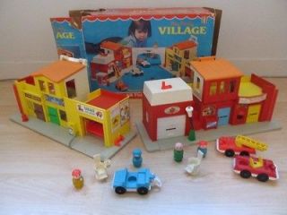   70s Fisher Price Little People Play Family Village playset w/box