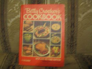 VINTAGE BETTY CROCKERS COOKBOOK 1980 HARDBACK GOOD CONDITION