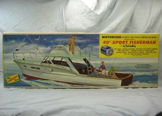   Lindberg Line Motorized Chris Craft 40 Sport Fisherman Boat Model