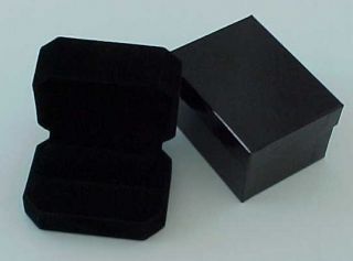 Deluxe Octagonal Plush Black Suede Double Ring Gift Box