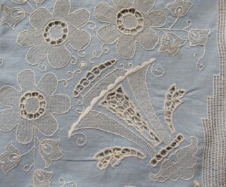 Beautiful Hand Embroidered Blue Tea Bridge Tablecloth 4 Napkins