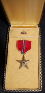 World War 2 WW II Bronze Star Medal with issue Box & Pin Ribbon VERY 