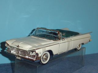 1959 Buick Electra 225 Convertible 1 18 Road Signature White