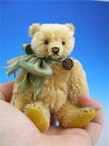 Pilgrim, tiny 3.75 inch Thanksgiving teddy from Burlison Bears