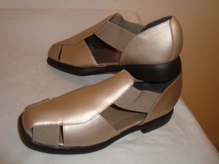 Cabin Creek Womens Metalic Beige Leather Shoes Sz 5 NW
