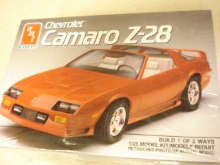 AMT Chevrolet Camaro Z 28 1 25th Scale Model Car Kit 20 Years Old 