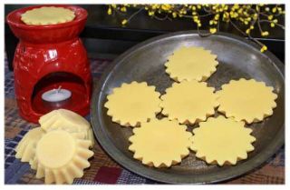 this auction is for 1 one ounce lemon slices candle tart like the ones