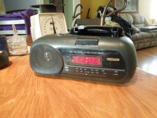 Lenoxx Sound Am FM Cassette Player Digital Clock Radio