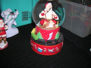 2001 Hallmark Coke Coca Cola Christmas Santa Claus Snow Globe Music