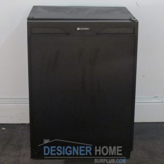 24 U 1175RB 00 Undercounter Stand Alone Refrigerator