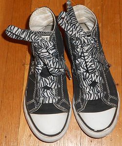 Girls Black White High Top Converse All Star Tennis Shoes Size 1