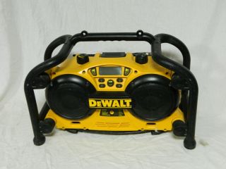 DEWALT WORKSITE RADIO/ AND CORDLESS BATTERY PACK CHARGER G32