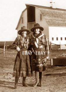  VINTAGE COWGIRL PHOTO OF TWO PRETTY COWGIRLS BY THE RANCH FARM BARN